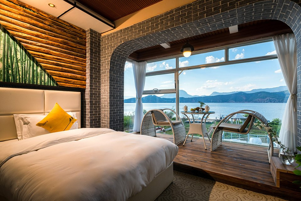 泸沽湖青风扬度假酒店主图