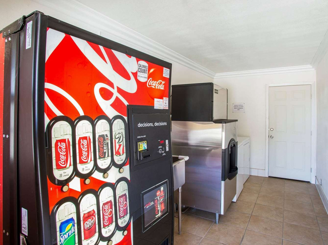 Rodeway Inn Adelanto Us 395主图