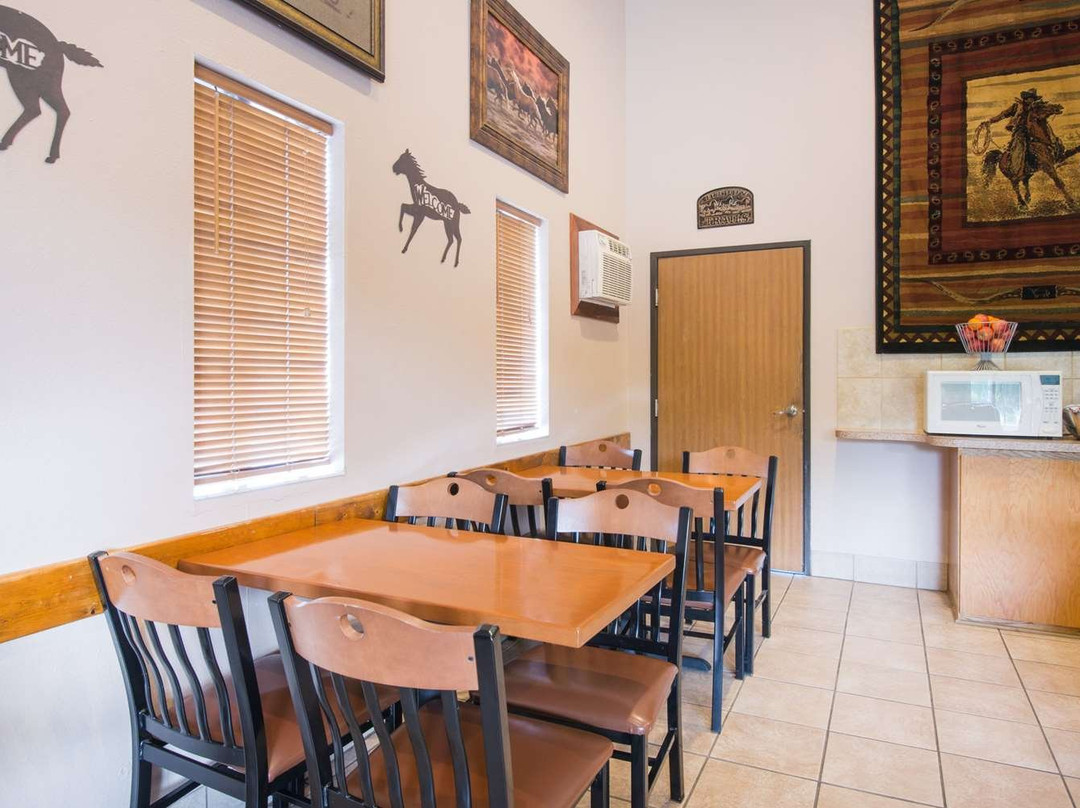 Super 8 by Wyndham Abilene KS主图