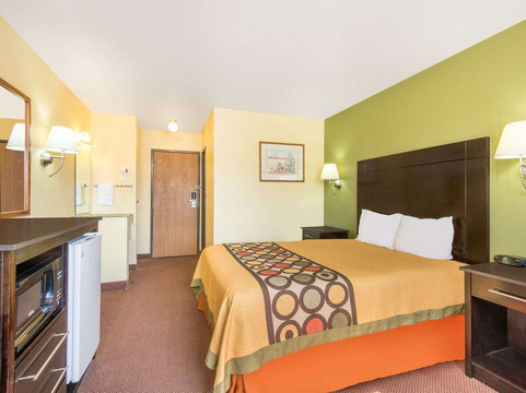 莫里亚蒂速8酒店主图