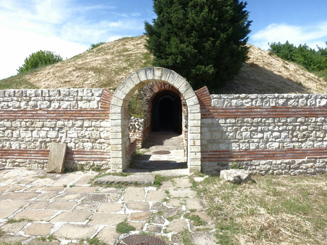 Thracian Necropolis Pomorie景点图片