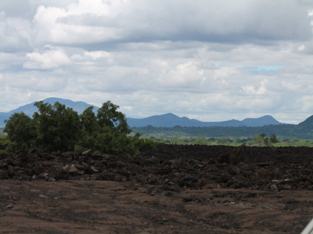 Chyulu Hills Lava Tube景点图片