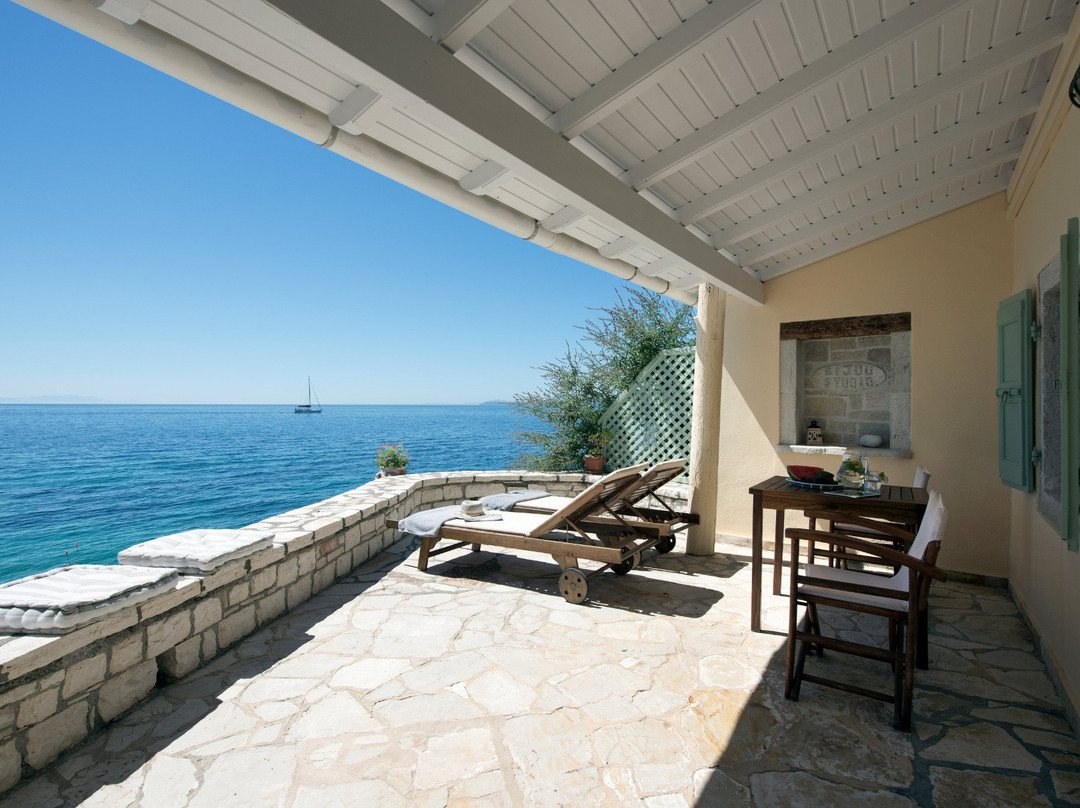 Kaminaki Villas