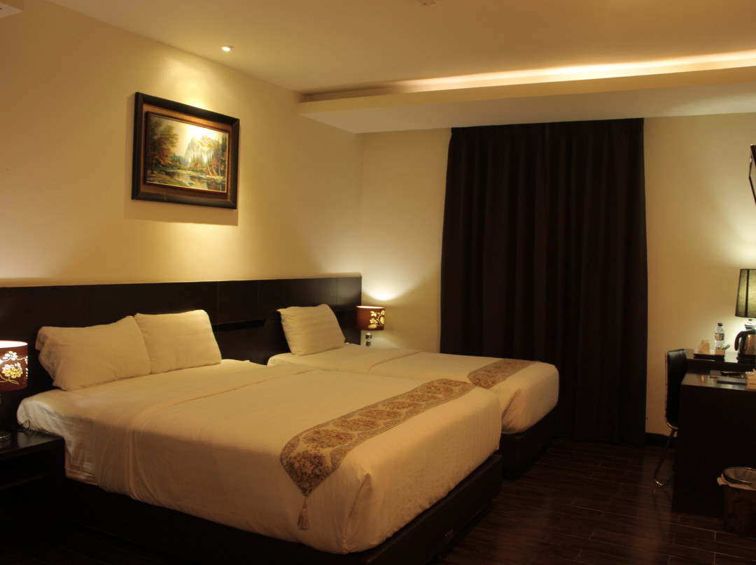 Continent Centrepoint Hotel主图