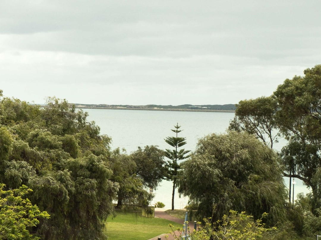 Beachside Apartment Hotel主图