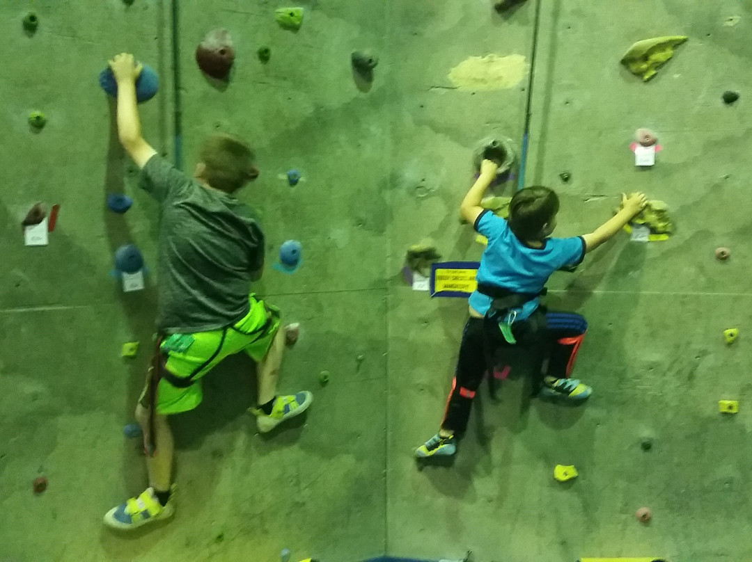 Vertical eXcape Climbing Center-埃文斯维尔必去景点