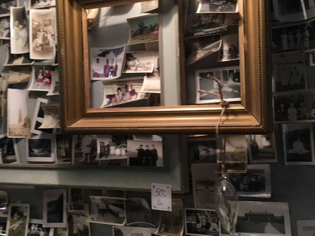 Bowerbird & Friends Antiques景点图片