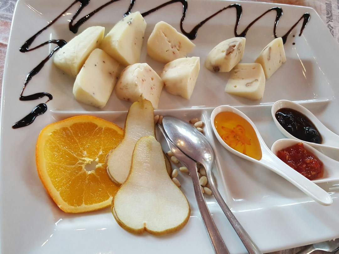 Genga餐馆和美食-Albergo Ristorante Il Parco