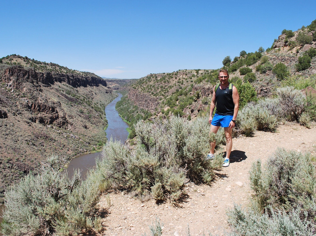 Manby Hot Springs-Arroyo Hondo必去景点