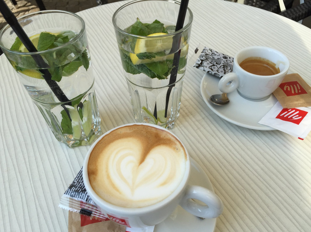 Astoria kavarna in restavracija-马里博尔必去景点