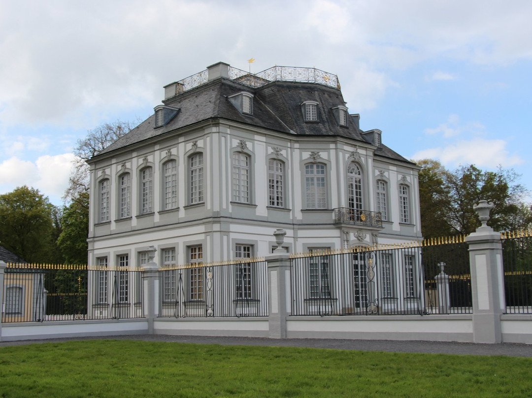 Jagdschloss Falkenlust景点图片