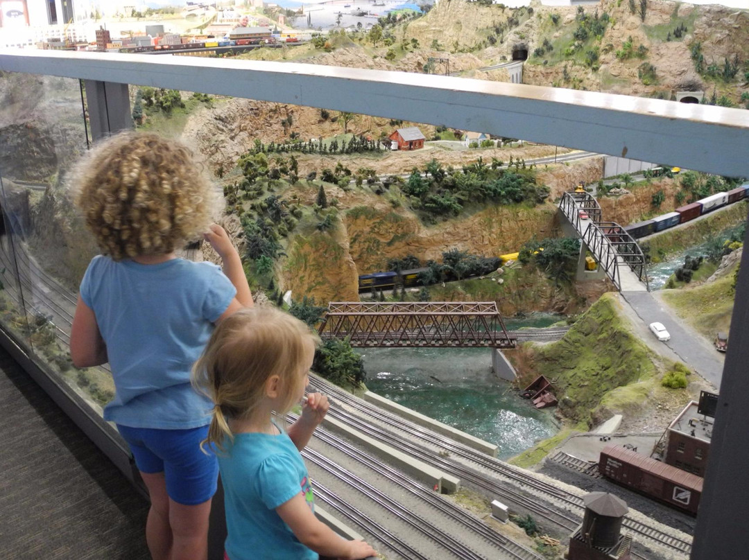 Detroit Model Railroad Club-Holly必去景点