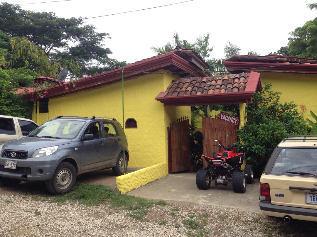 Naranjos Agrios酒店住宿-Casa Amarilla