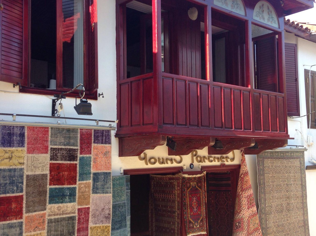 Young and Partners Carpet and Kilim景点图片