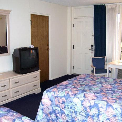 Magnuson Hotel by the River主图