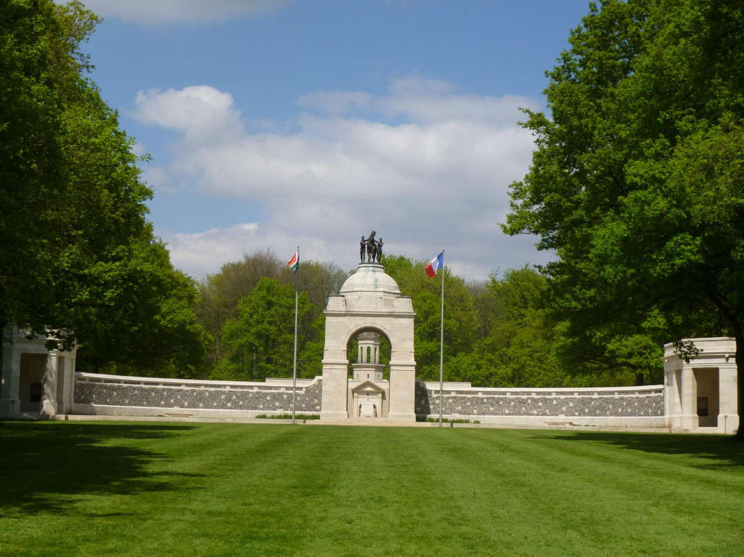 Delville Wood War Memorial景点图片