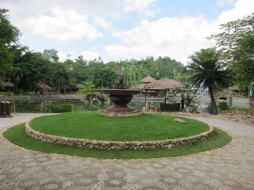 塔巴温泉中心-芽庄必去景点