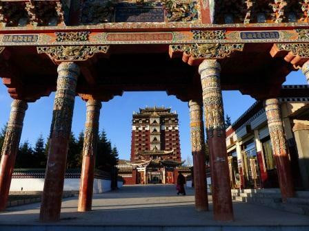 甘南雪螺大酒店主图