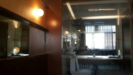 柠檬水晶酒店主图