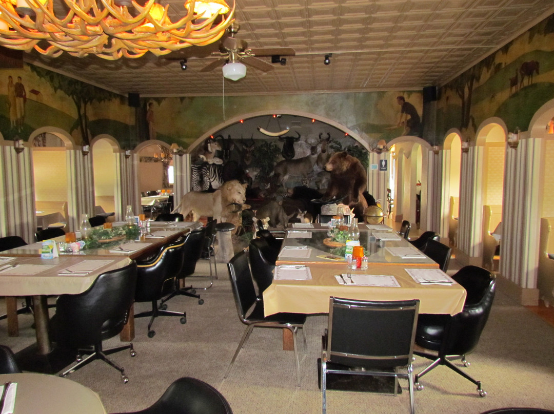 Avella餐馆和美食-Breezy Heights Tavern