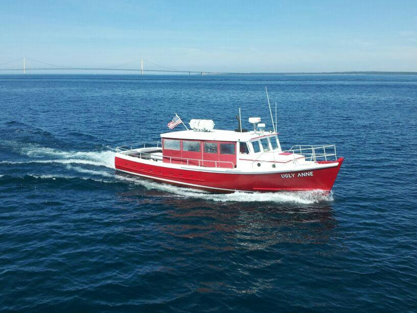 Ugly Anne Boat Cruises-麦基诺城必去景点
