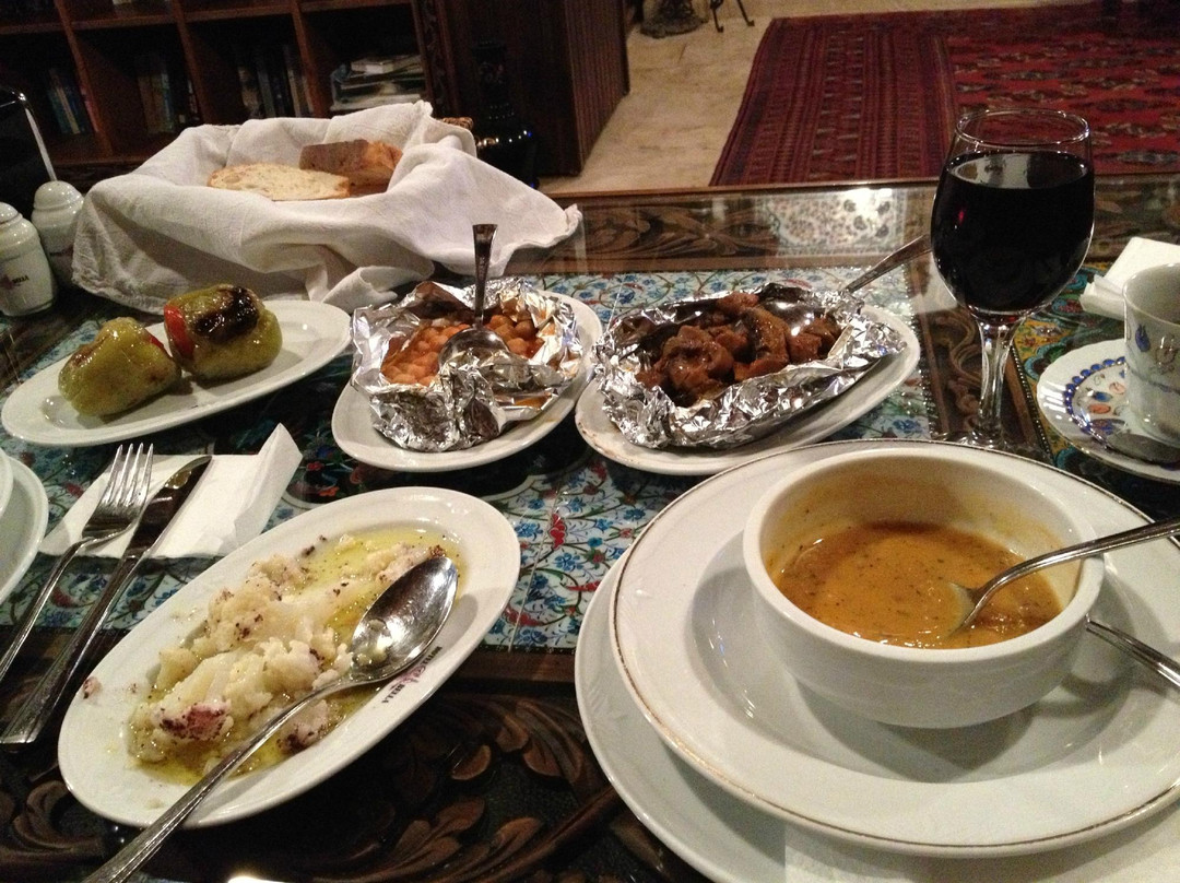 Hotel Bella Rooftop Restaurant主图