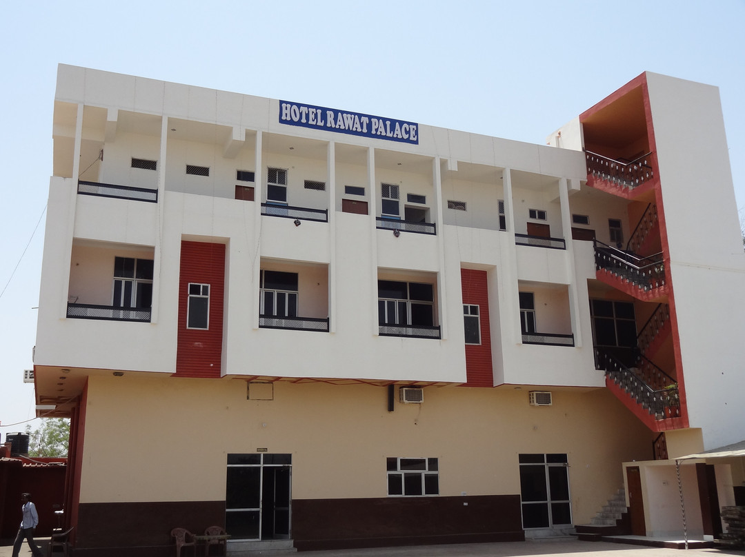 Hotel Rawat Palace