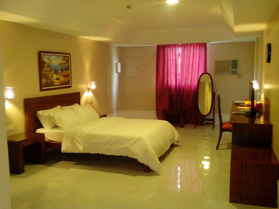 San Marcelino酒店住宿-RM Apartelle