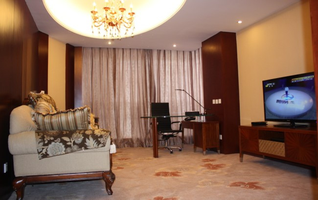 金色阳光大酒店主图