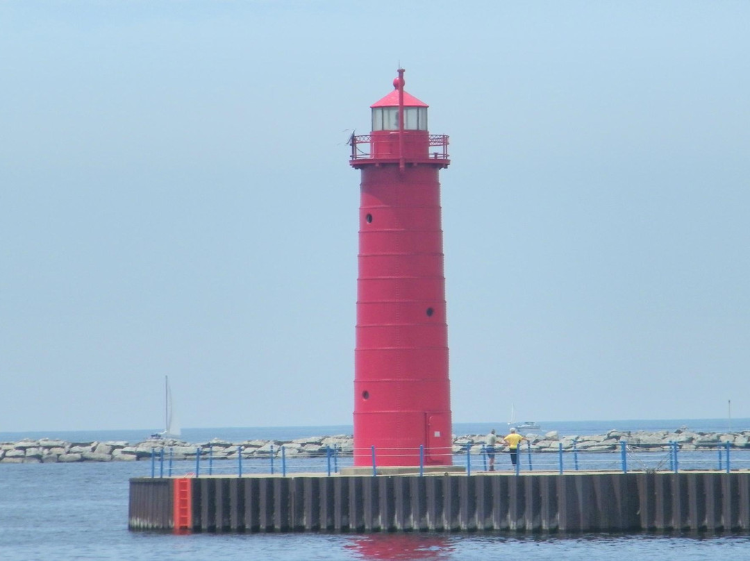Lakeshore Bike Trail景点图片