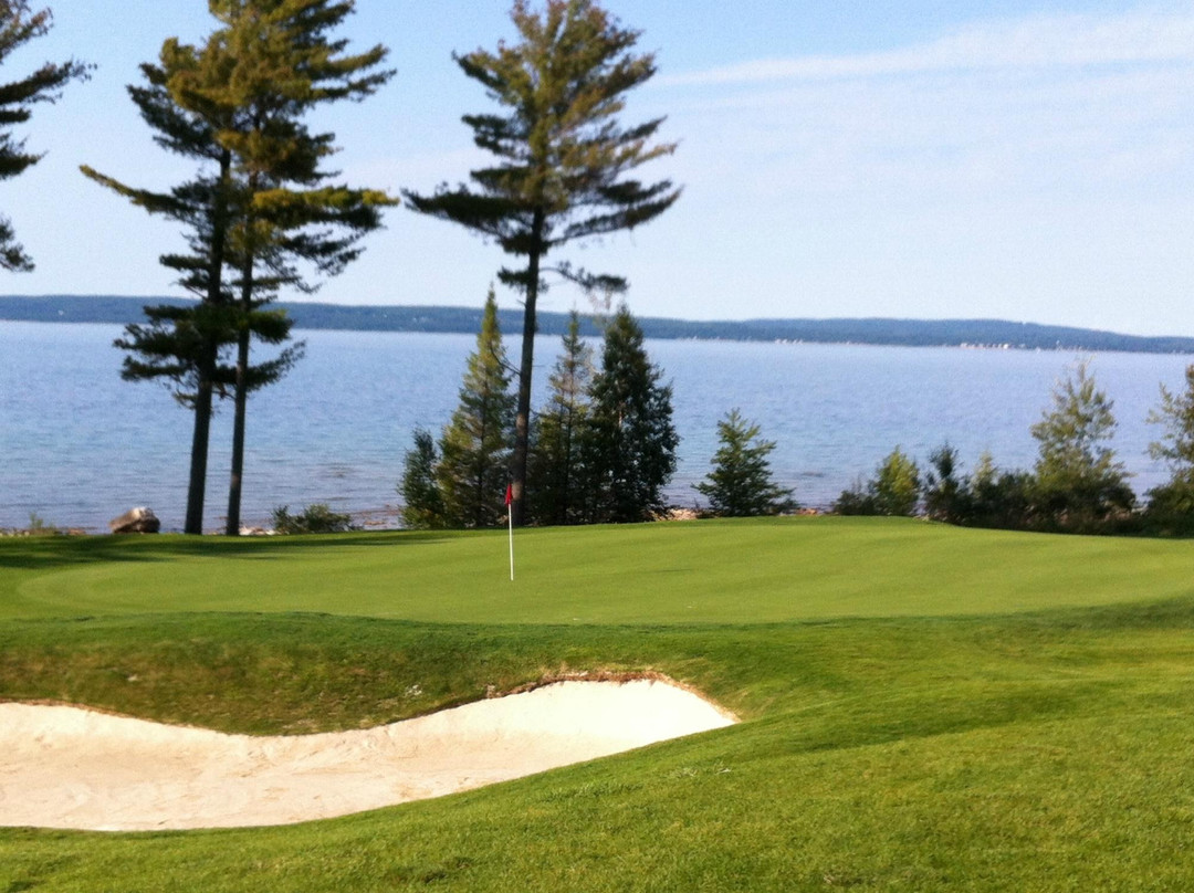 Bay Harbor Golf Club-皮托斯基必去景点