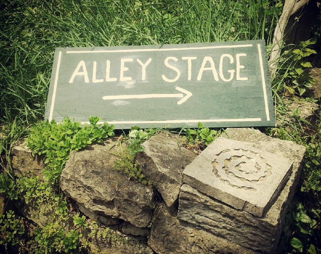 Alley Stage景点图片