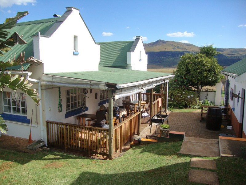 Valley View Backpackers