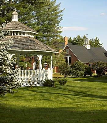 Bishop's University主图