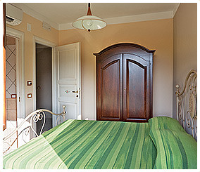 The Farmhouses主图