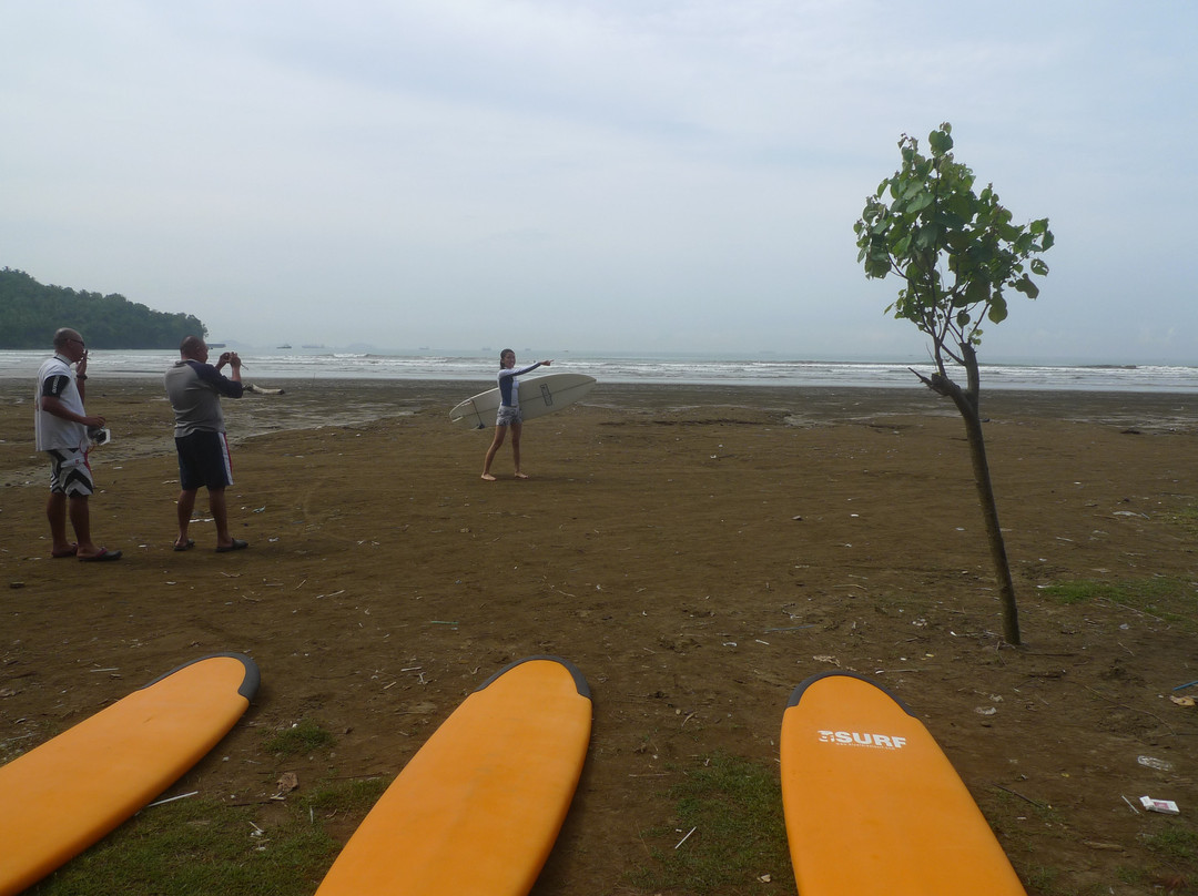 Air Manis Beach景点图片