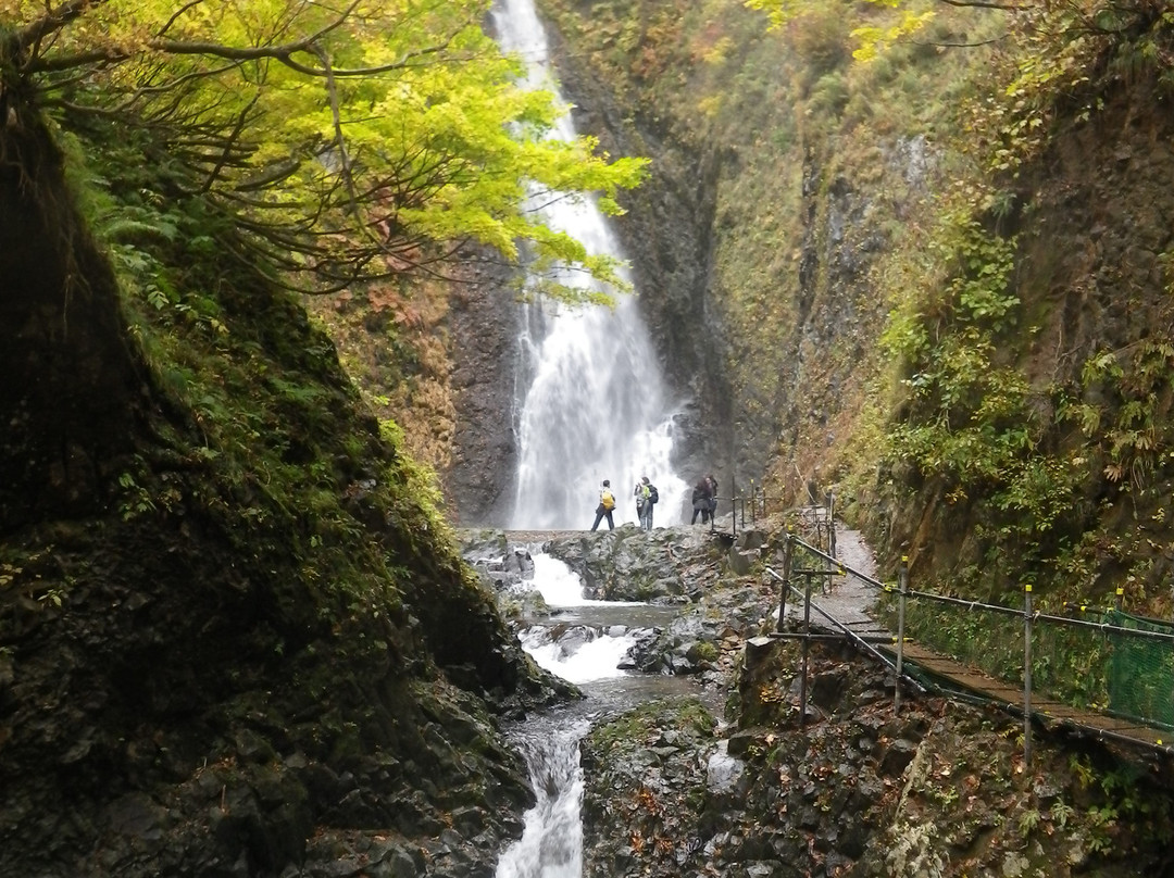 Ammon Waterfall-西目屋村必去景点