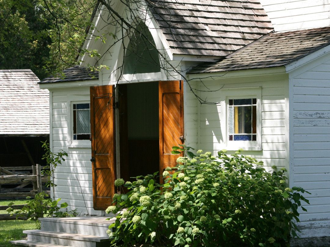 Lang Pioneer Village Museum景点图片