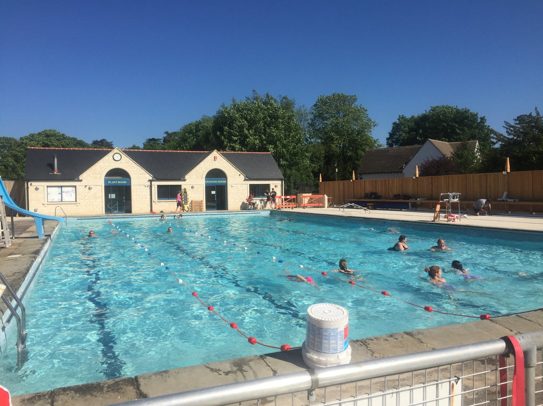 Cirencester Open Air Swimming Pool景点图片