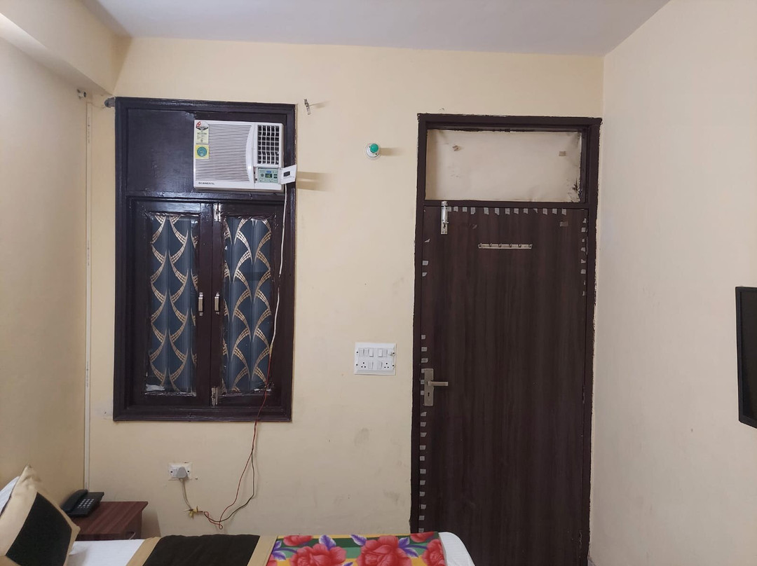 OYO 78112 Second Home Hotels