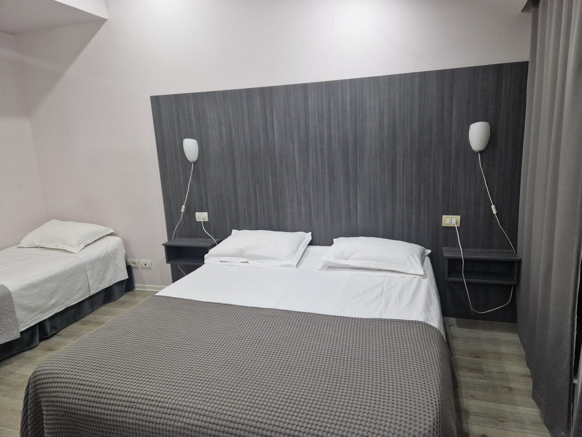 Rose Garden Hotel-客卧