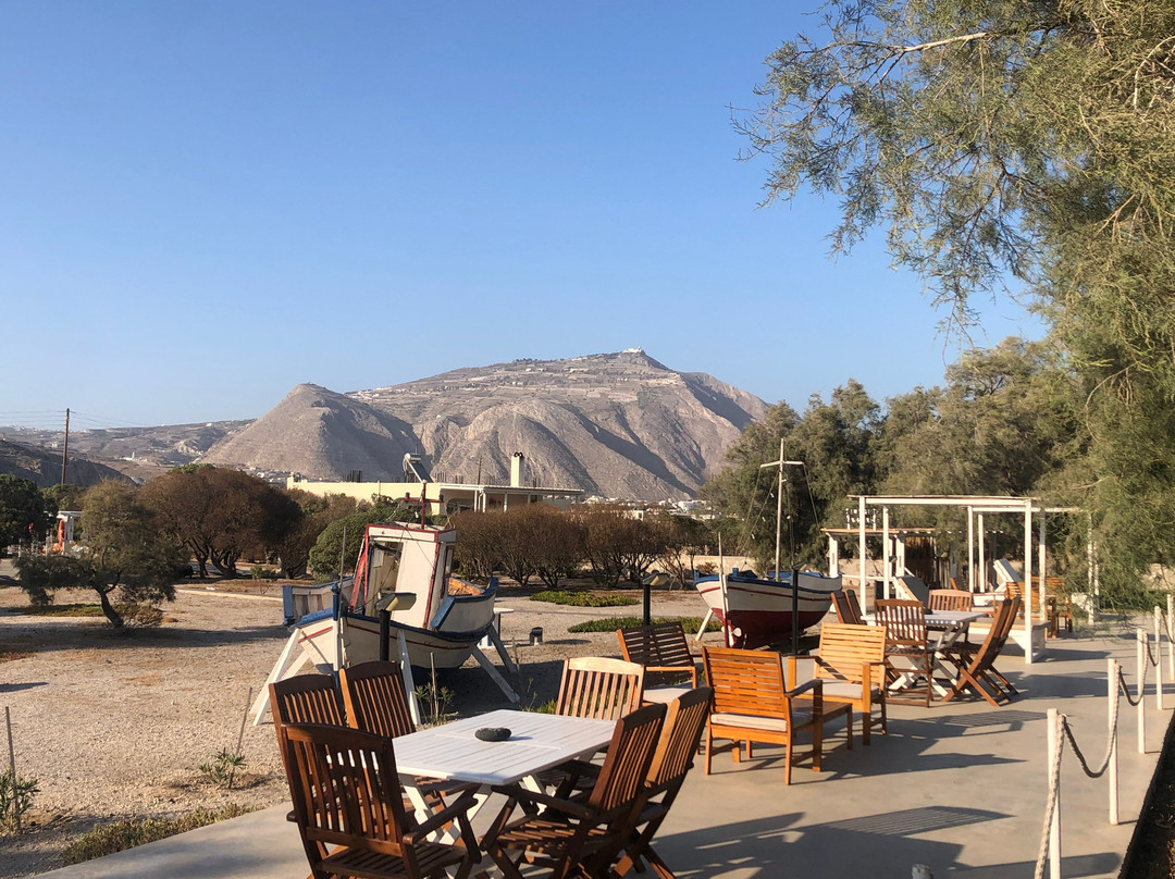 白色卡提吉斯海涛酒店主图