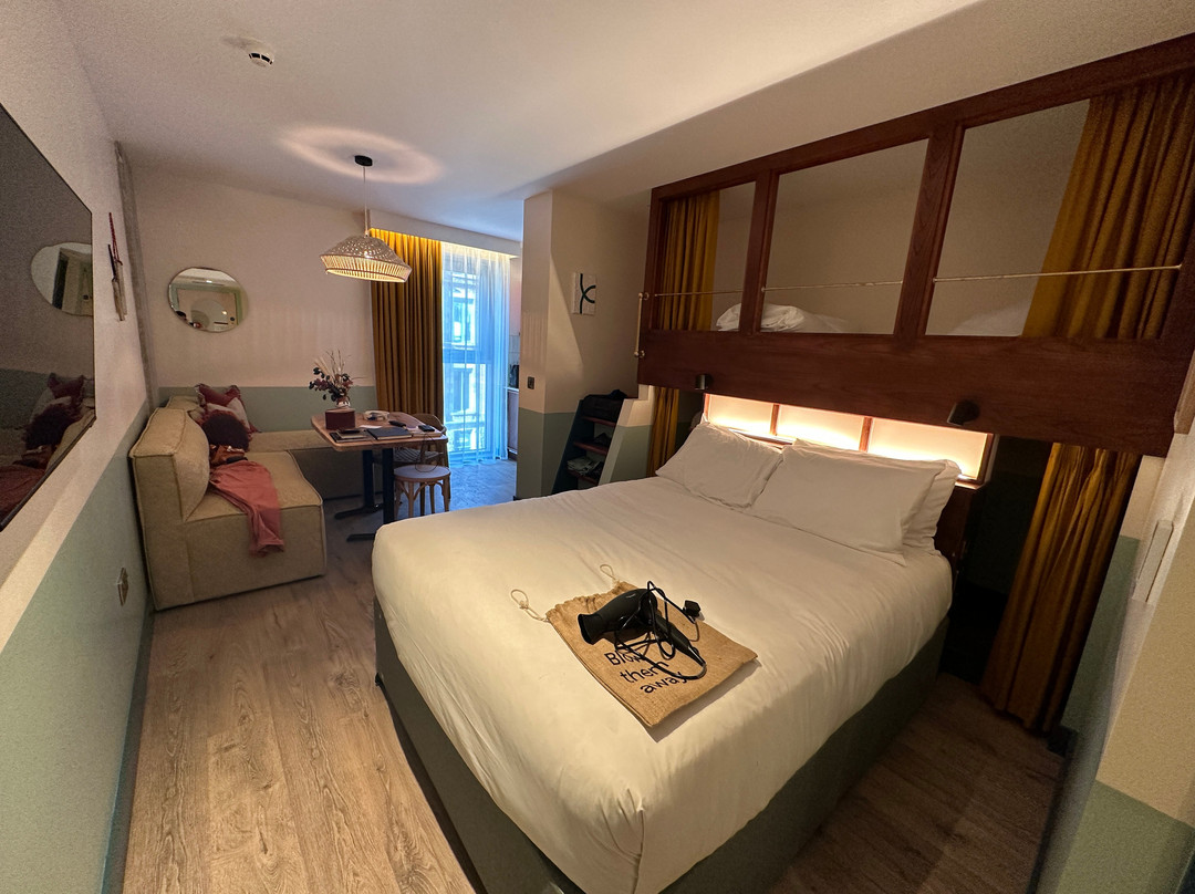 Room2 Belfast Hometel主图