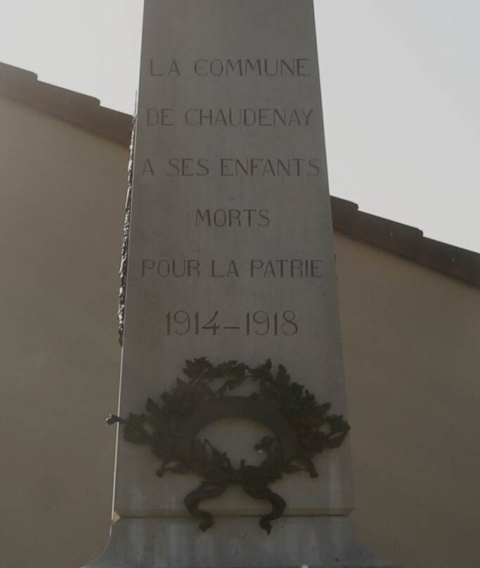 Monument aux morts de Chaudenay-Chaudenay必去景点