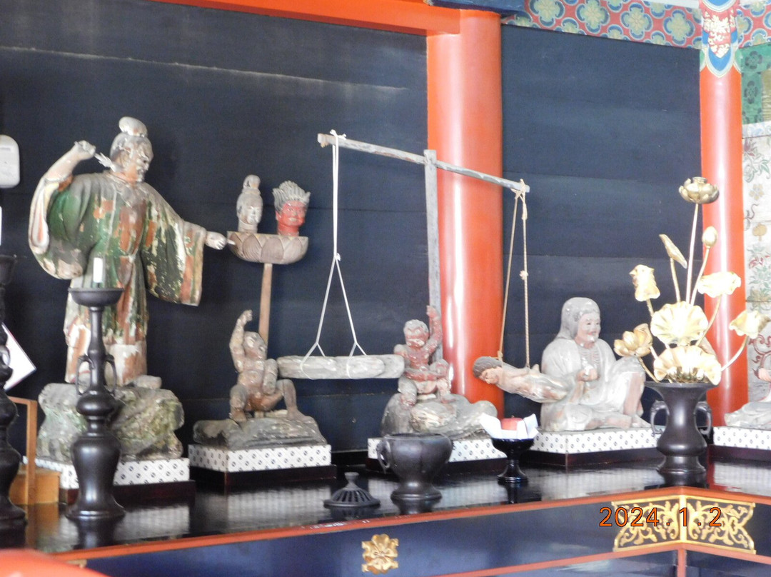 Nakayama-dera Temple Emmado-宝冢市必去景点