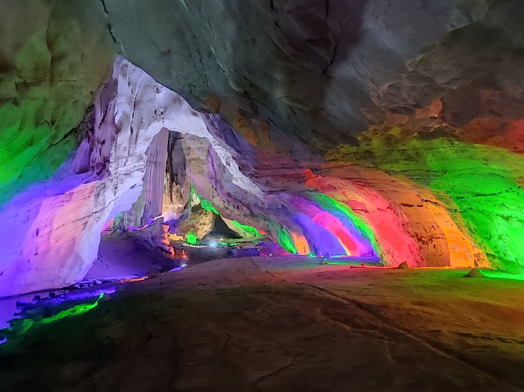 Pha Nong Khoi Cave景点图片