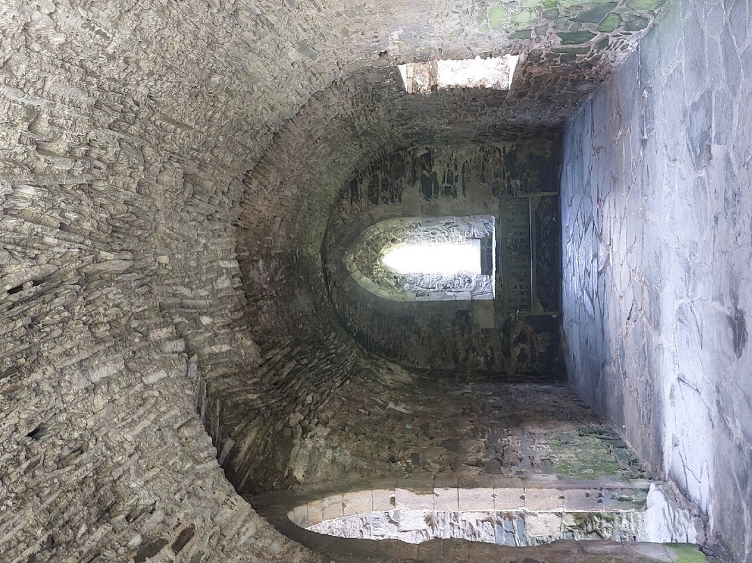 Valle Crucis Abbey景点图片