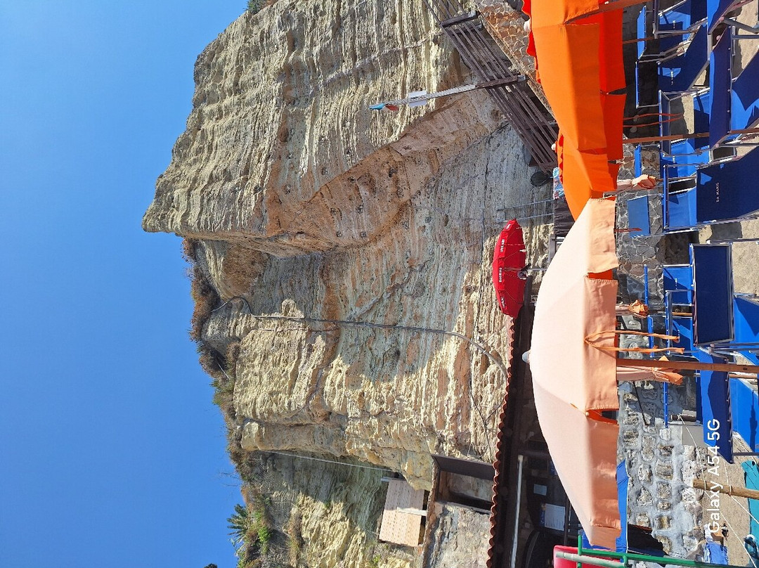Spiaggia di Cava Grado景点图片