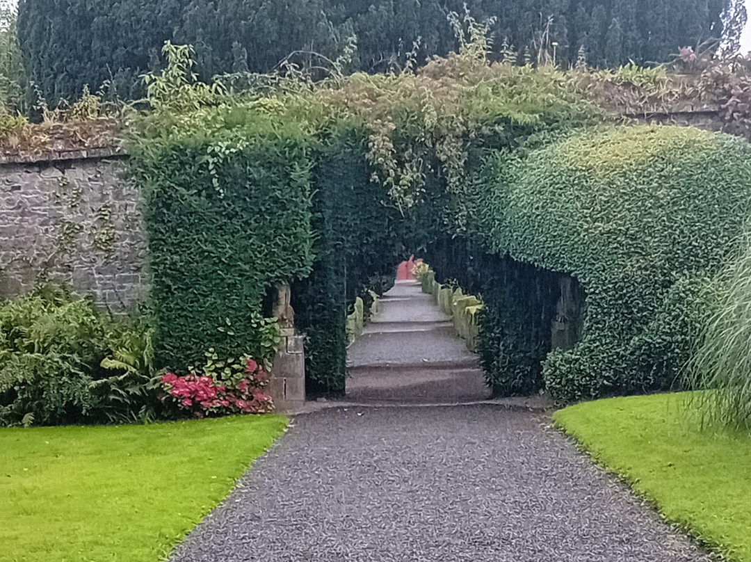 Tullynally Castle Gardens景点图片