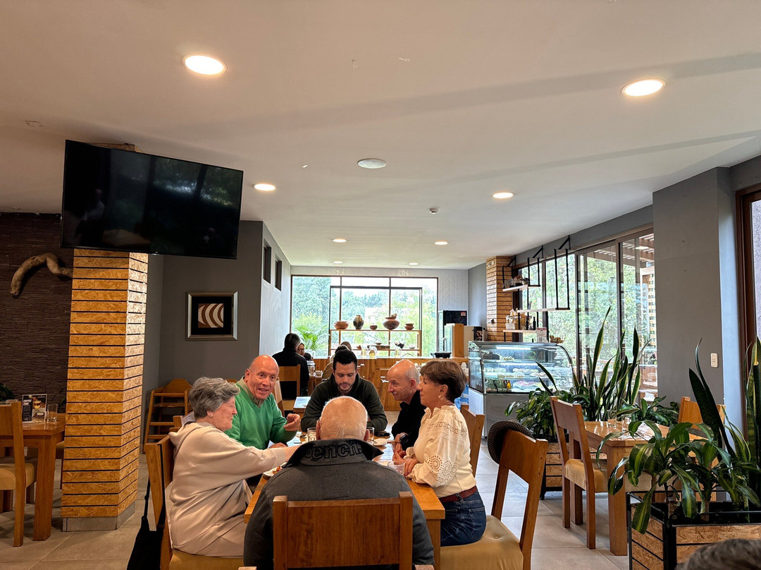 Ilalo Garden Hotel & Restaurant主图